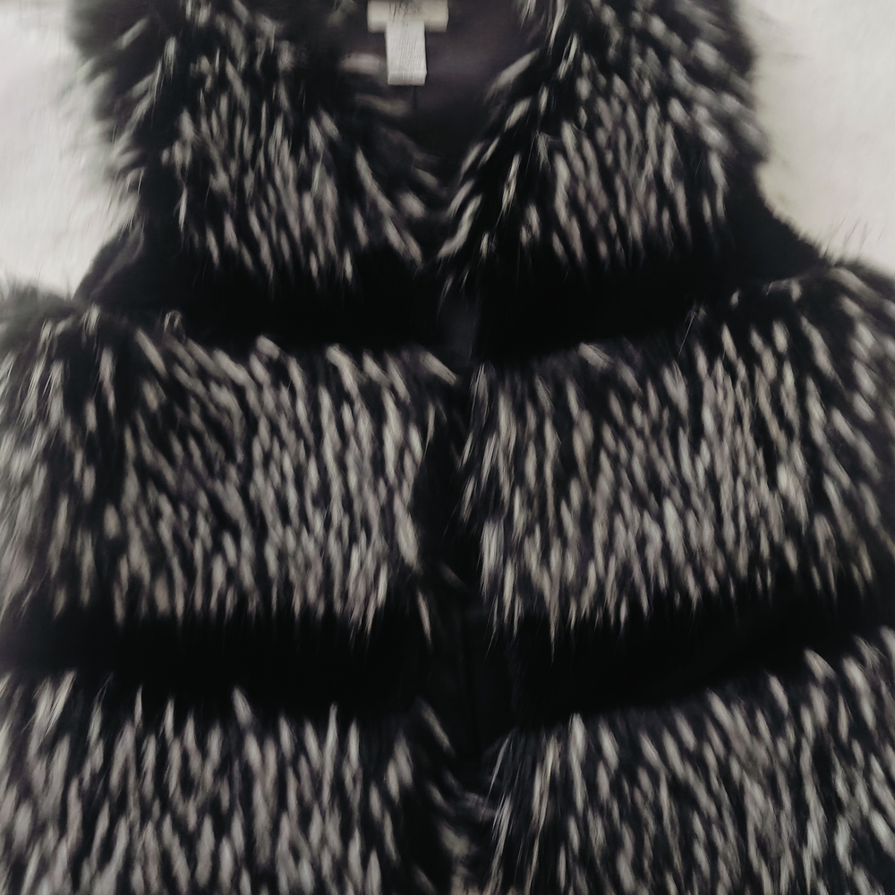 Chic Faux Fur Vest - Black and White